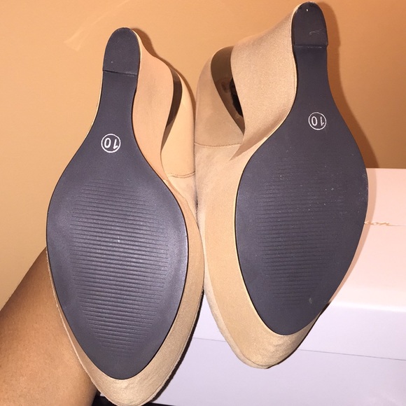 Tan Platform Wedge Pumps - Picture 3 of 6